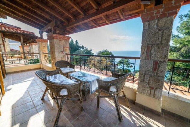 Villa Afytos Sea-cret 18 - Photo2