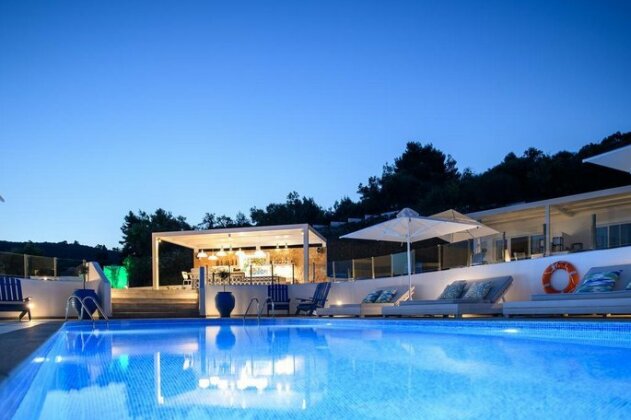 Villa D'Oro - Luxury Villas & Suites - Photo3