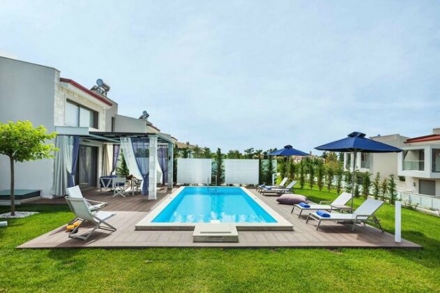 W Villas Halkidiki - Photo3