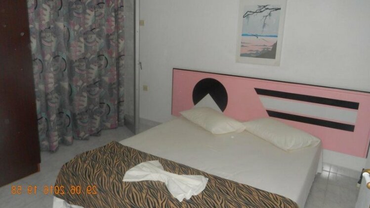 Dimis Studios and Apartments - Photo5