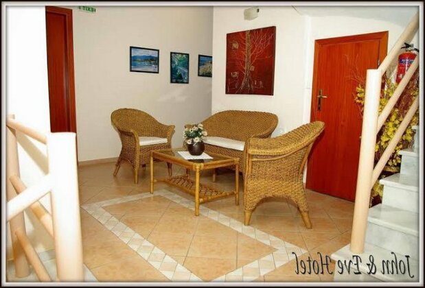 John & Eve Hotel - Photo4