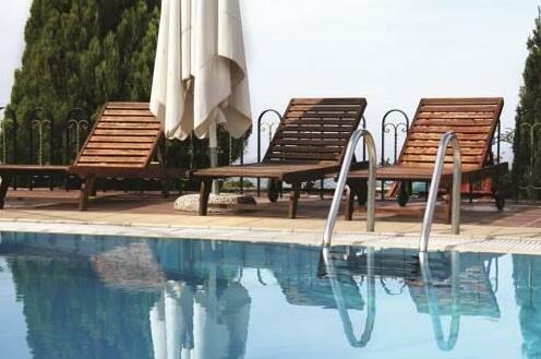 Mythos - Photo2