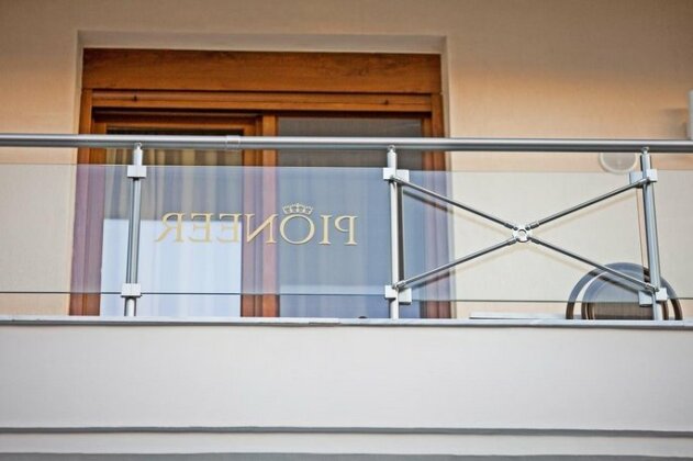 Pioneer Excelsior Rooms - Photo3