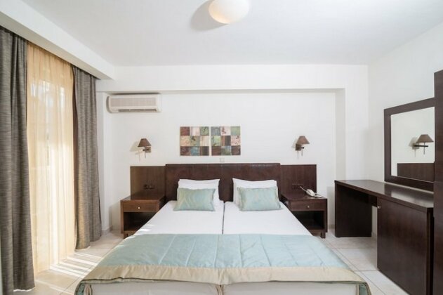 Regina Mare Hotel - Photo2