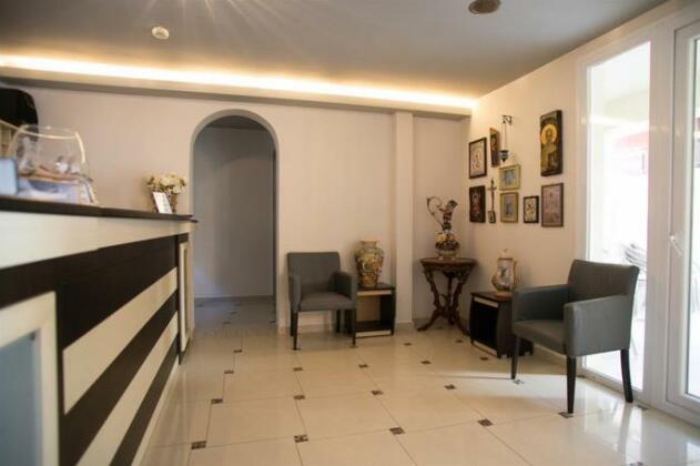 Rg Status Hotel - Photo2