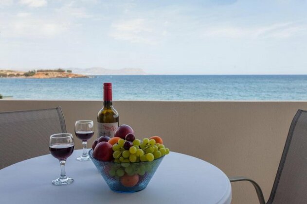 Kalamaki Beach Apartment 2 - Photo2