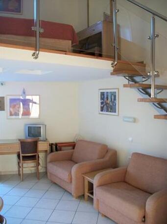 Kalamaki Mare Suites - Photo2