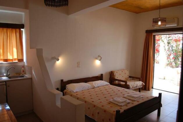 Manos Apartments Kato Galatas - Photo2