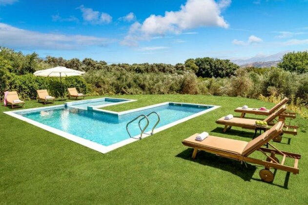 Olvini Villa - Photo2