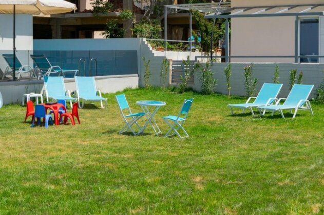 Sonja Beachfront Apartments - Photo3
