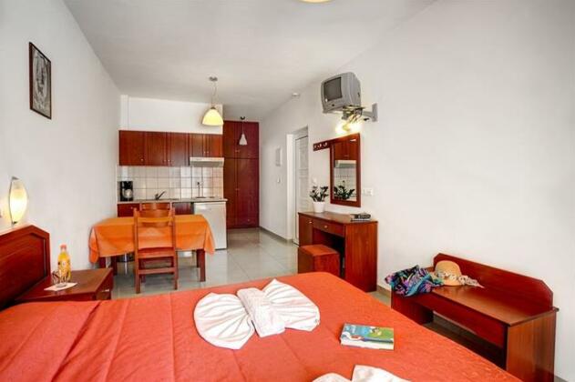 Artemis Apartments - Photo4