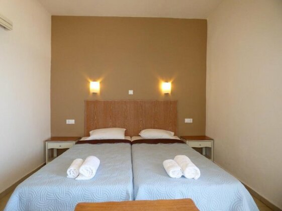 Camelia Studios & Apartments - Photo3