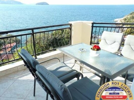 Hellenic Estate Suites - Photo4