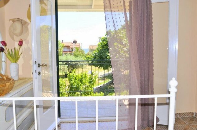Xenophon House - Photo2