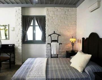Porto Kea Suites
