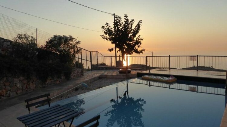Breathtaking sea and mountain views - Photo4