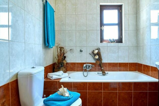 Machi Villa with pool Kefalas Crete - Photo4
