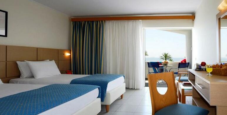 Kinetta Beach Resort and Spa - Photo5
