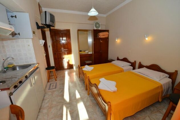 Bikakis Family Apartments - Photo5