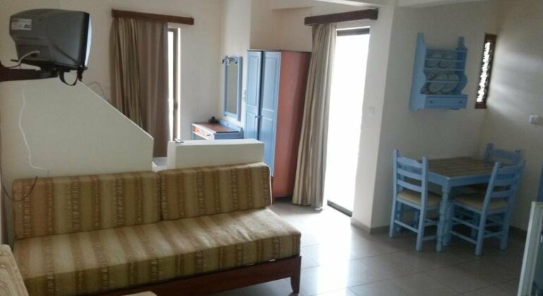 Mandy Suites - Photo3