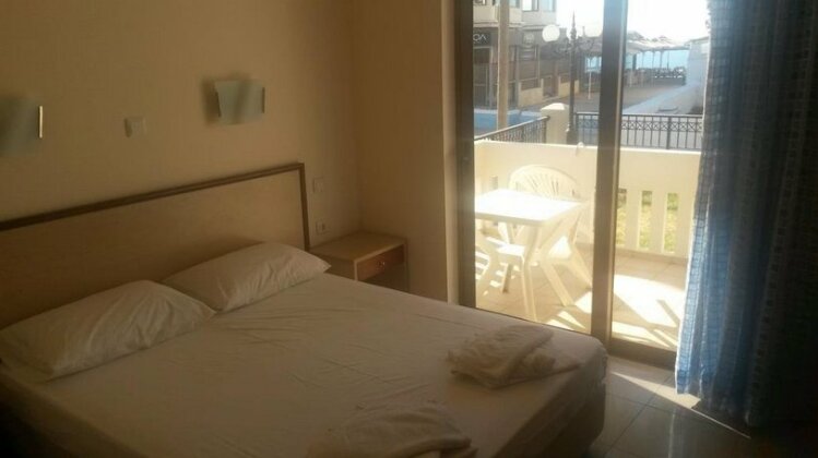 Mandy Suites - Photo4