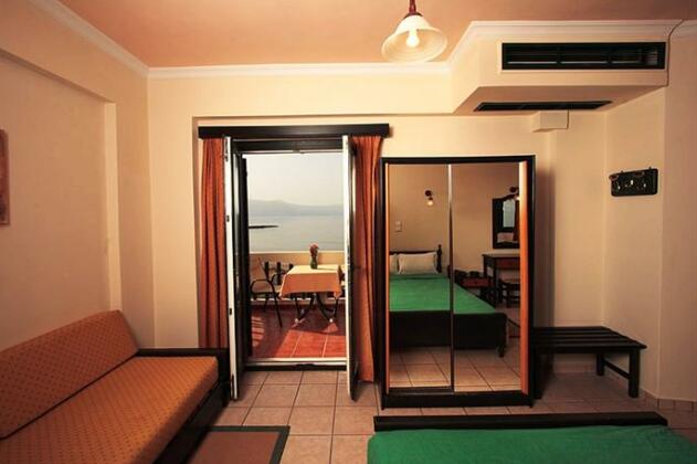 Maria Beach Rooms - Photo2