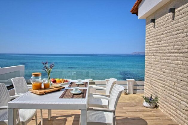 Seashell Seafront Villa - Photo2