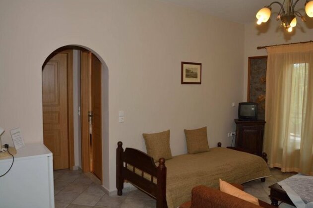 Evrostini Guest House - Photo3