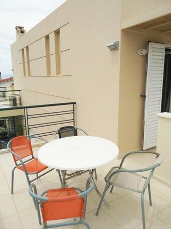 Two-Storey Townhouse 70 m to the Gulf of Corinth - Photo3