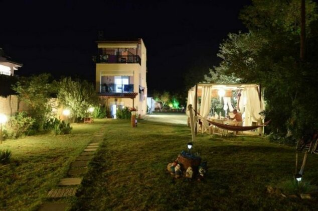 Lia's Beach House - Photo2