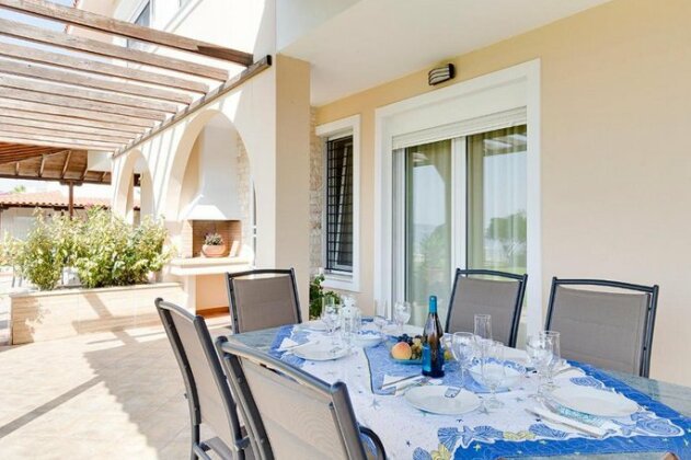 Villa Nefeli Akti Salonikiou B - Photo3