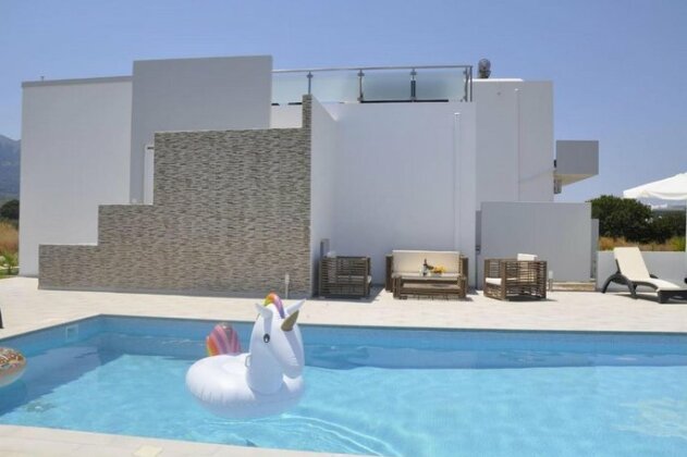 ASTERIA PEARL VILLA 2 with Rooftop Jacuzzi - Photo2