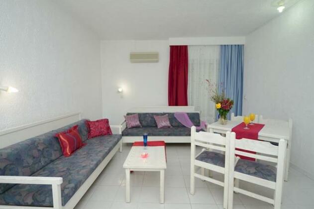 Golden Star Hotel Apartments - Photo4