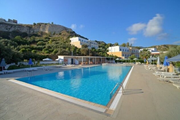 Hermes Hotel - Photo2