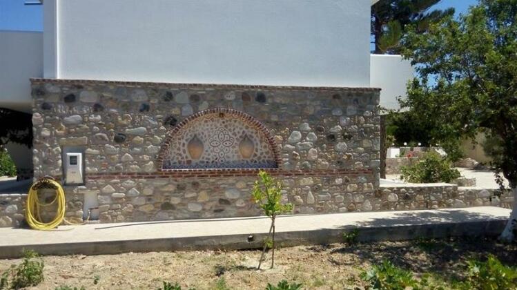 Mayflower Peros Studios - Photo2