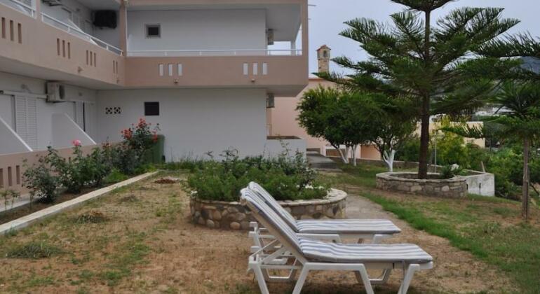 Vasilis studios 2 - Photo2