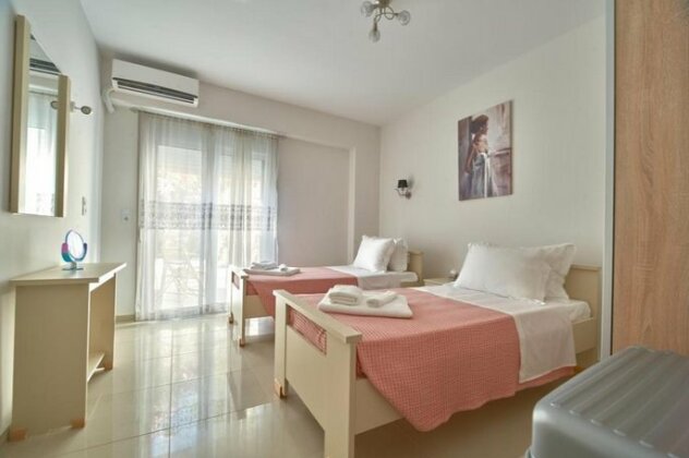 Lake View Suites Kournas - Photo4