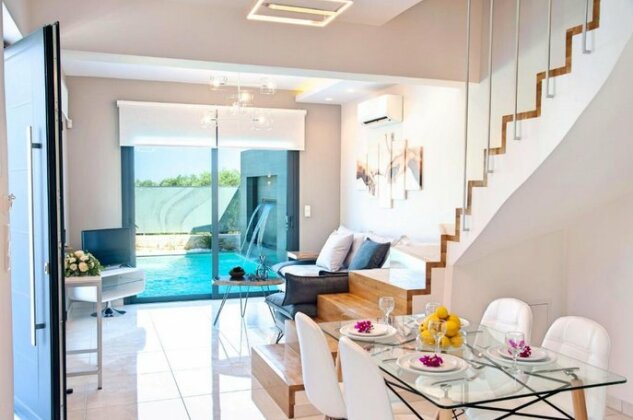 Perla Villas with Heated Pool - Photo4