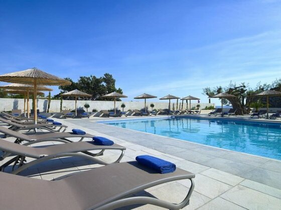 Coriva Beach Hotel - Photo2