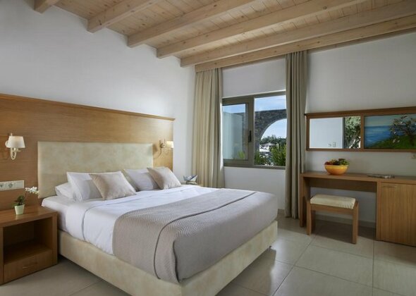 Coriva Beach Hotel - Photo4