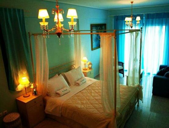 Kyparissia Blue Rooms & Apartments - Photo2