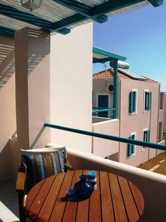 Kyparissia Blue Rooms & Apartments - Photo5