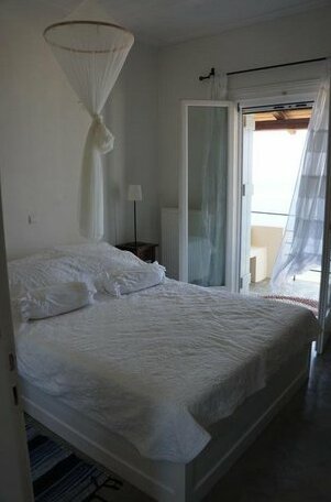 Almyra Kythera - Photo3