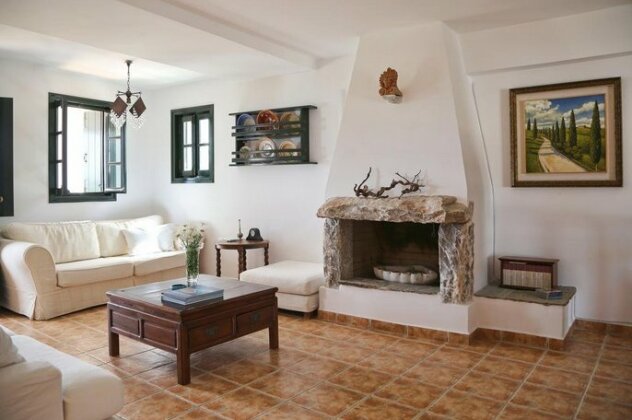 Perlegiannika Houses - Photo3