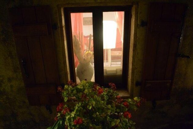 Porfyrousa Traditional Hotel - Photo2