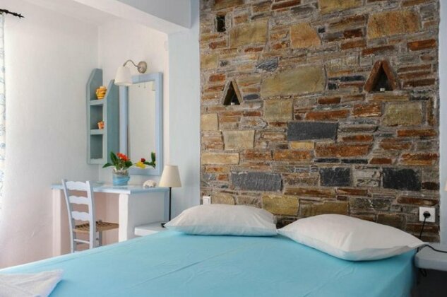 Kamares Kythnos - Photo2