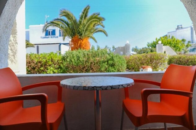 Kamares Kythnos - Photo3