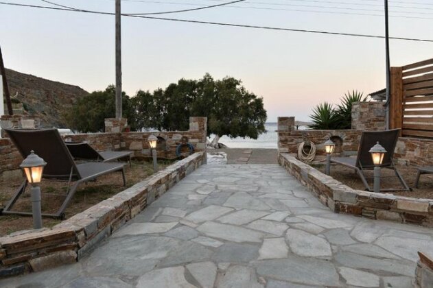 Mesonet in Kythnos with sea view