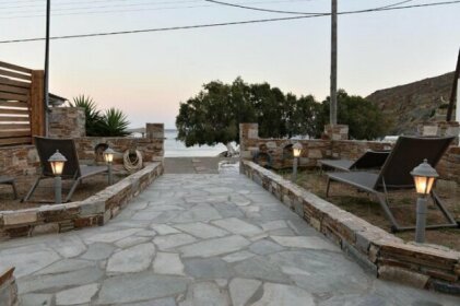 Mesonet in Kythnos with sea view