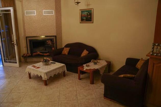 Elatos Lamia - Photo2